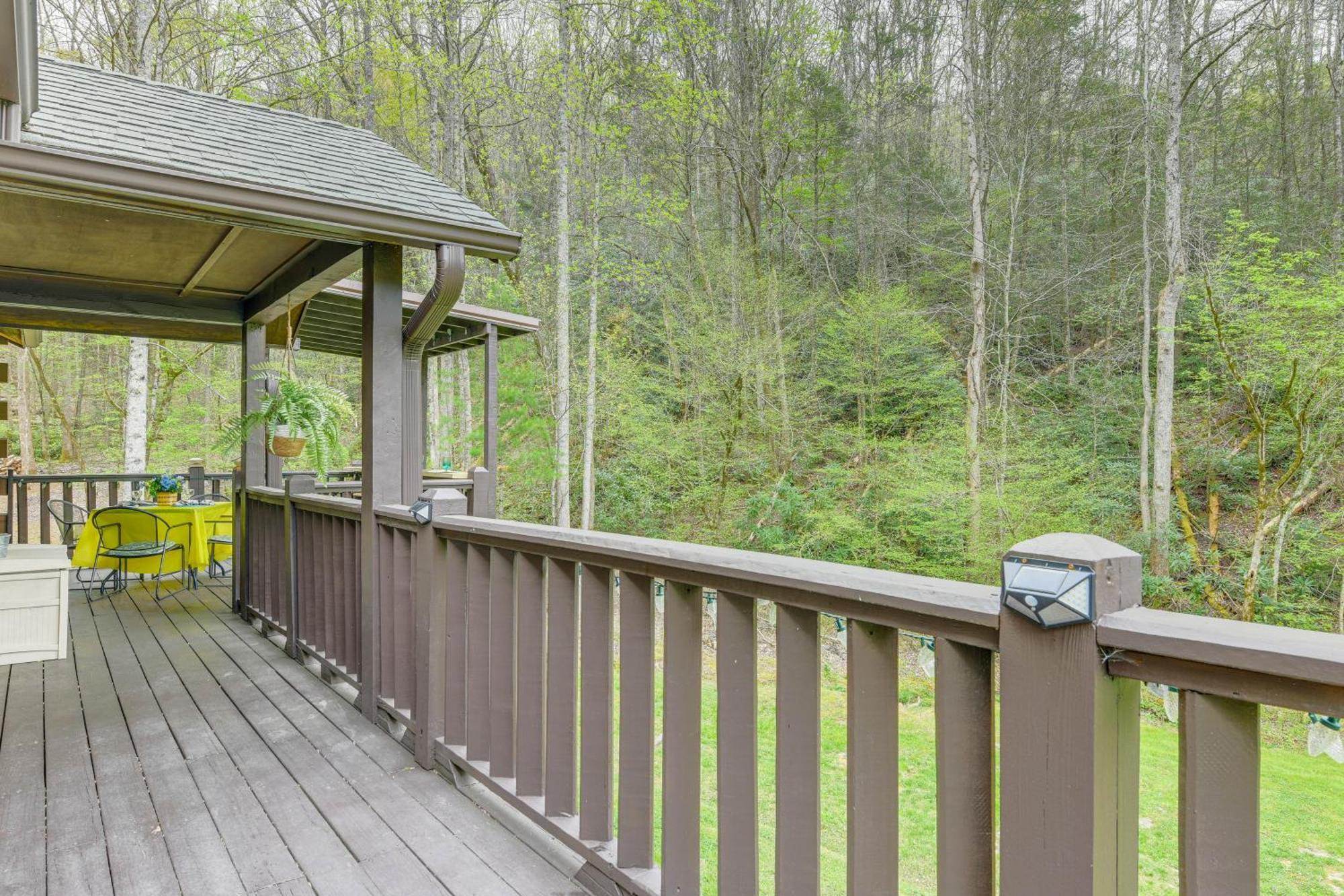 Smoky Mountain Cozy Cove Cabin Deck And Fire Pit! Cosby Εξωτερικό φωτογραφία